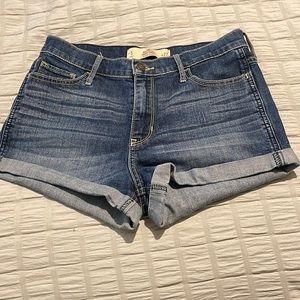 Hollister short short, high rise in dark rinse denim